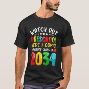 Kinder schauen sich die Vorschule an, hier komme i T-Shirt