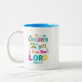 "Kinder sind ein Geschenk" - blau gemacht Zweifarbige Tasse (Links)