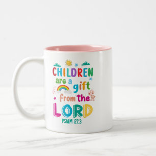 "Kinder sind ein Geschenk" - Made-to-Order Pink Zweifarbige Tasse