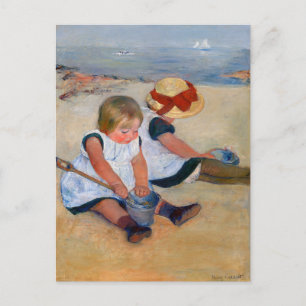 Kinder spielen am Strand Postkarte