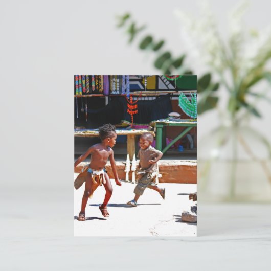 Kinder spielen postkarte (Stehend Vorderseite)