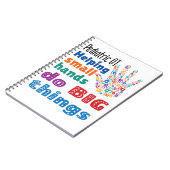 Kinder und Jugendliche helfen kleinen Händen, Groß Notizblock (Linke Seite)