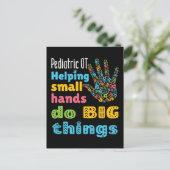 Kinder und Jugendliche helfen kleinen Händen, Groß Postkarte (Stehend Vorderseite)