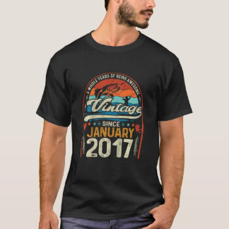 Kinder Vintag im Januar 2017 6 Jahre Altes Angeln T-Shirt
