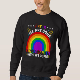 Kinder vor K Wir sind Kindergarten hier kommen wir Sweatshirt