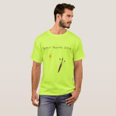 Kinderarbeit am T - Shirt eines Mannes (Vorne ganz)