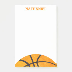 Kinderbasketball trägt personalisiertes orange post-it klebezettel