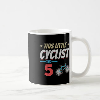 Kinderfahrrad Fahren Dieser Kleine Radfahrer Ist 5 Kaffeetasse