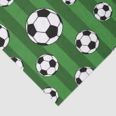 Kinderfußball-Muster auf grünen Streifen Geburtsta Seidenpapier (Detail)