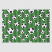 Kinderfußball-Muster auf grünen Streifen Geburtsta Seidenpapier (Vorderseite)