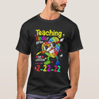 Kindergarten am 2./22./22. Februar T-Shirt