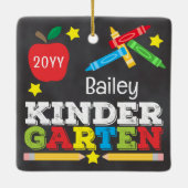 Kindergarten Keepake Chalkboard Farbenfrohe Kinder Keramikornament (Rückseite)