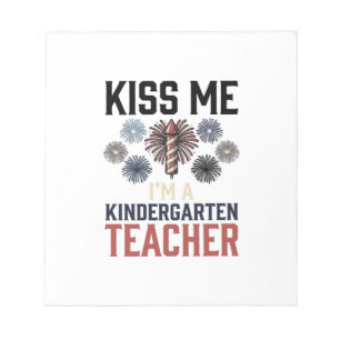 Kindergarten Lehrer Feuerwerk Vintage-Shirt-Design Notizblock
