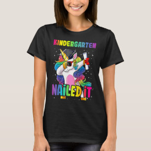 Kindergarten Nails It Abschluss Dabbing Unicorn T-Shirt