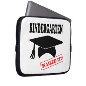 Kindergarten Nails Laptopschutzhülle (Vorne Rechts)