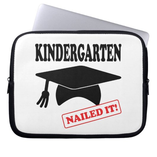 Kindergarten Nails Laptopschutzhülle (Vorderseite)