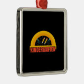 Kindergarten Ornament Aus Metall (Rechts)