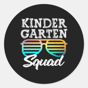 Kindergarten Squad vergnügt Kinder wieder in die S Runder Aufkleber