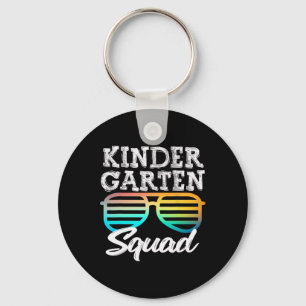Kindergarten Squad vergnügt Kinder wieder in die S Schlüsselanhänger