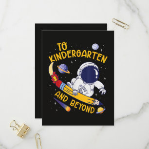 Kindergarten und darüber hinaus Astronaut zurück z Einladungspostkarte