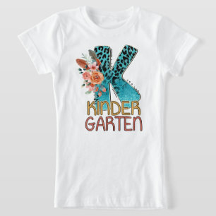 Kindergarten und Kindermädchen für Ihr kleines Mäd T-Shirt