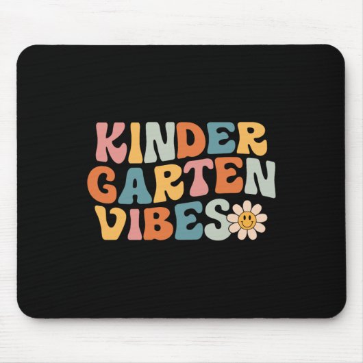 Kindergarten Vibes - Kinder-Crew Retro Erster Tag Mousepad (Vorne)