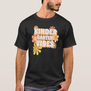 Kindergarten Vibes Retro Groovy Blume 60er 70er Te T-Shirt
