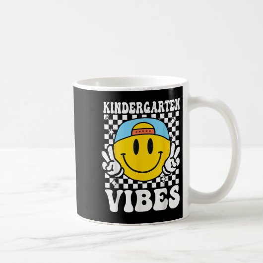 Kindergarten Vibes Retro Groovy Zurück in die Schu Kaffeetasse (Rechts)
