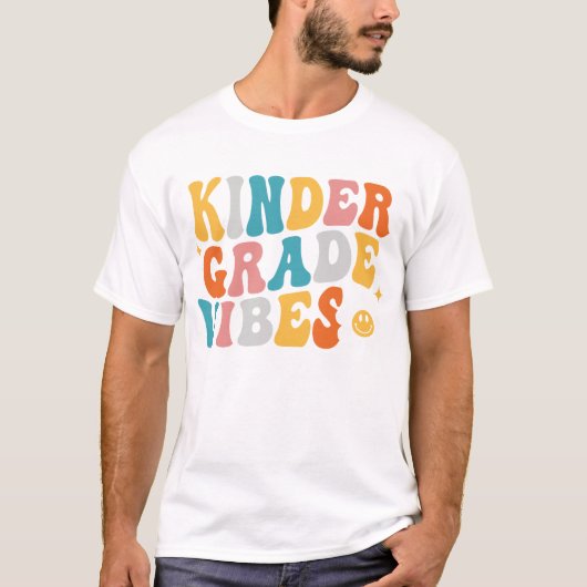 Kindergarten Vibes T-Shirt (Vorderseite)