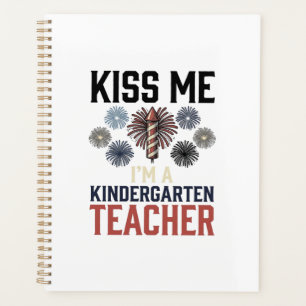 Kindergartenerzieher Feuerwerk Vintage-Shirt-Desig Planer