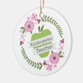 Kindergärtnerin-Grün-AppleblumenKranz Keramikornament (Links)