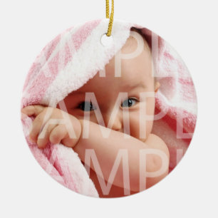 Kindergeburtssornamente. blaues Band Keramikornament