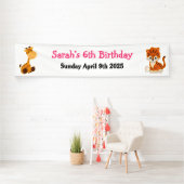 Kindergeburtstag des Zirkus bei Tieren in Rosa Banner (Insitu)