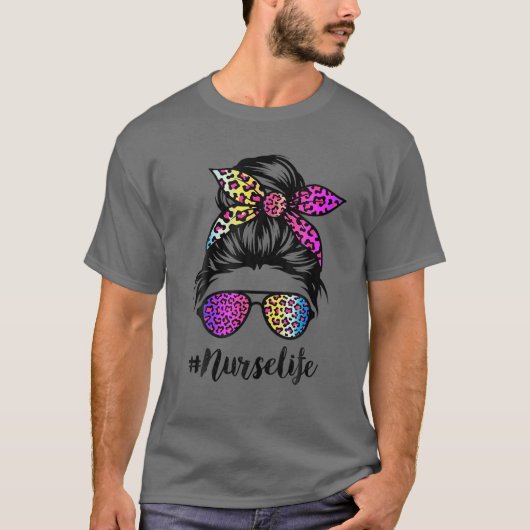 Kinderleben mit Regenbogen-Leopard-Messy Bun Mothe T-Shirt (Vorderseite)