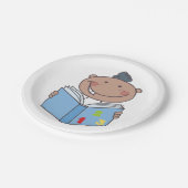 Kinderlesen eines Mathematikbuchs Pappteller (Schrägansicht)