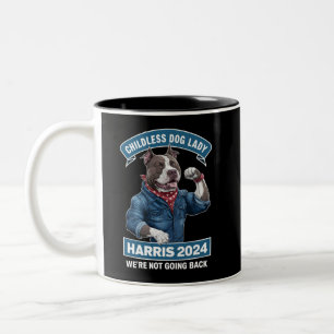 Kinderlose Hundedame wählt Kamala 2024 Zweifarbige Tasse