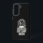 Kinderlose Katze Lady 2024 Messy Bun American Flag Samsung Galaxy Hülle<br><div class="desc">Kinderlose Katze Lady 2024 Messy Bun American Flag</div>