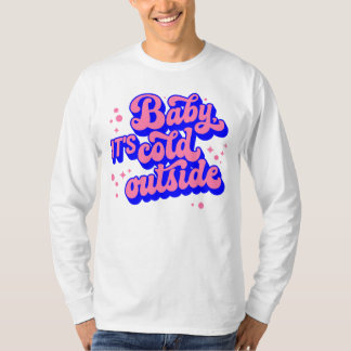 Kindermädchen, kalt draußen im Winter. T-Shirt