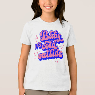 Kindermädchen, kalt draußen im Winter. Tri-Blend Shirt