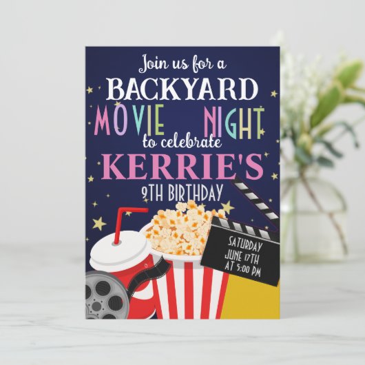 Kindermädchentage Filmabend Party nach Maß Einladung (Stehend Vorderseite)