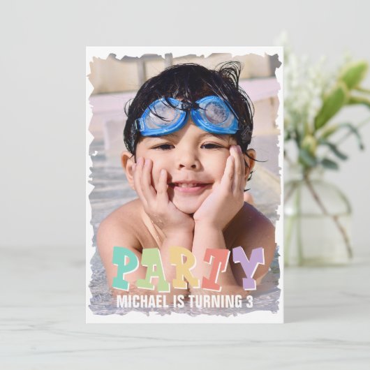 Kinderparty mit Niedlichem Foto Blue Birthday Einladung (Stehend Vorderseite)