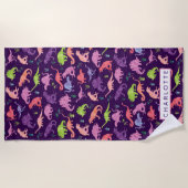 Kinderpersonalisierter Dinosaurierwatercolor-lila Strandtuch (Vorderseite)