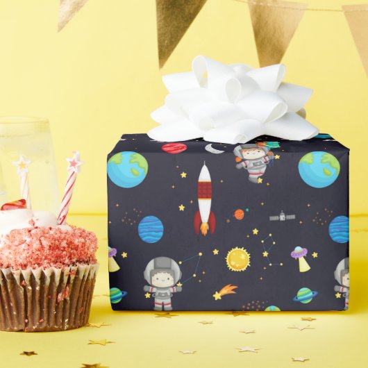 Kinderraumdesign-Muster Geschenkpapier (Geburtstagsparty)