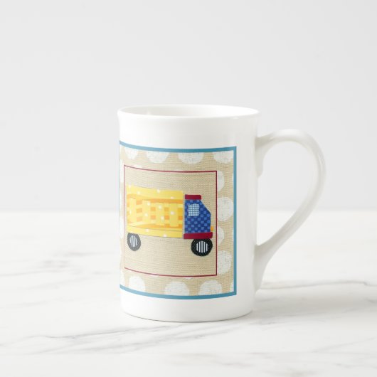 Kinderstockwagen von Chariklia Zarris Porzellantasse (Rechts)