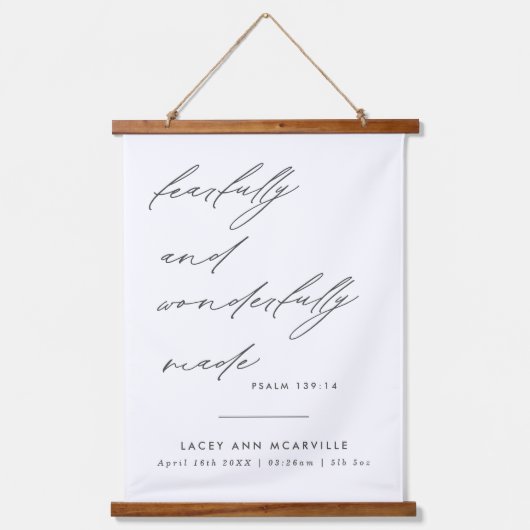 Kinderzimmer "Minimalistisch Scripting Birth Detai Wandteppich Mit Holzrahmen (Vorderseite)