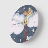 Kinderzimmer-Reimstorybook-Kuh, die über Mond Runde Wanduhr (Winkel)