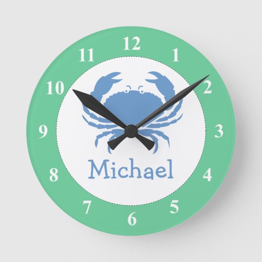 Kinderzimmer-Wanduhr mit blauer Krabbe und Babynam Runde Wanduhr (Vorderseite)