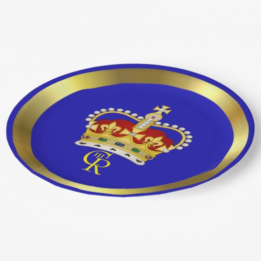 King Charles III Monogram und Crown Paper Plate Pappteller (Schrägansicht)