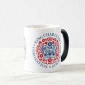 King Charles III. Offizielle Logo-Tasse. Verwandlungstasse (VorderseiteRechts)