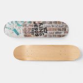 King Jesus regiert Red Brick Graffiti Christlich Skateboard (Horizontal)